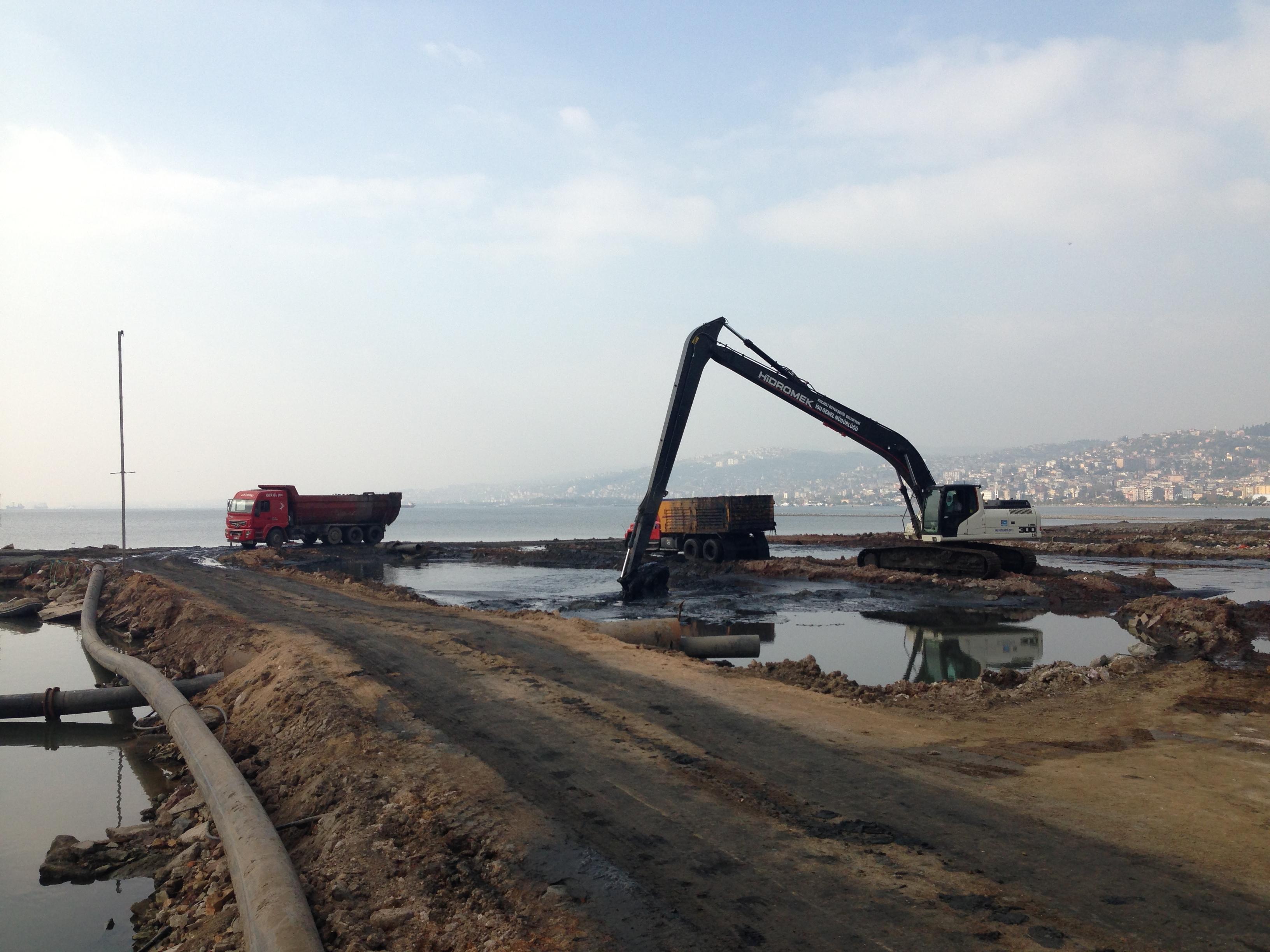 Interteks Fuar Alanı Arkası Deniz Dip Çamuru Temizliği